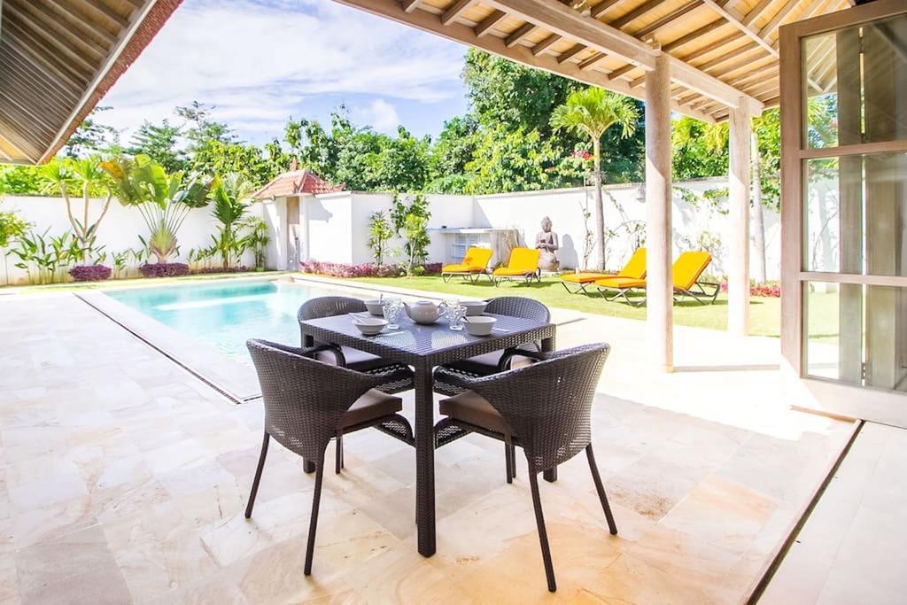 Istana Willy Villa Ungasan Exteriör bild