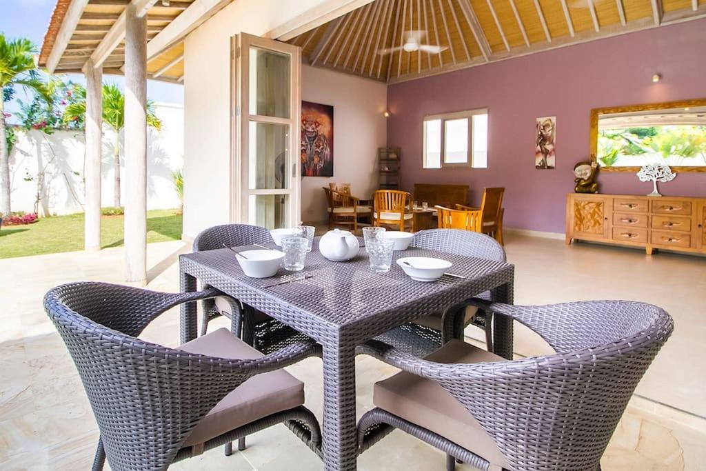 Istana Willy Villa Ungasan Exteriör bild